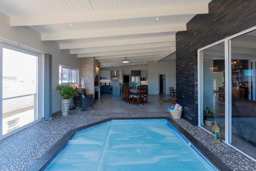 5 Bedroom Property for Sale in Myburgh Park Western Cape